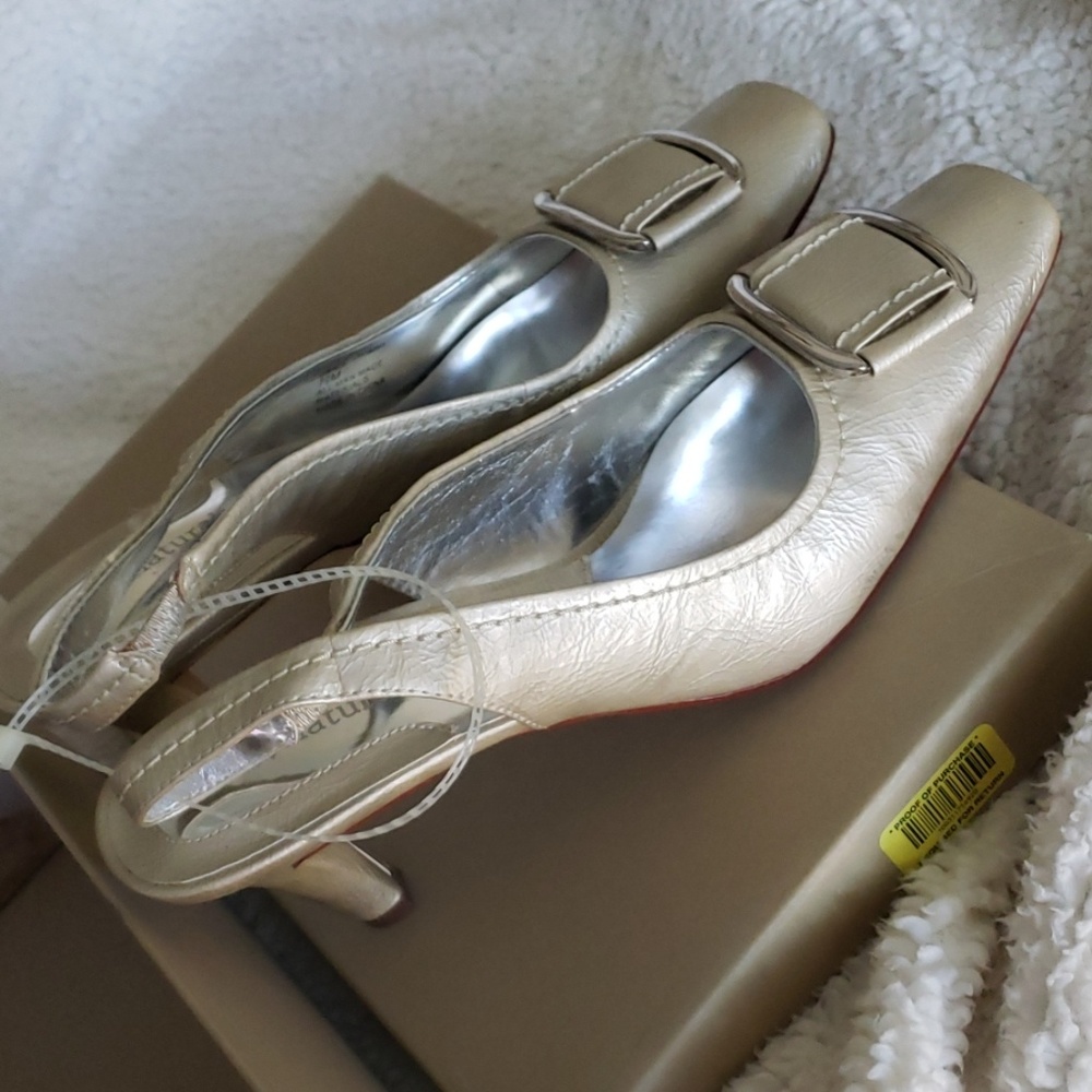 Shoes - Picture 2 of 6